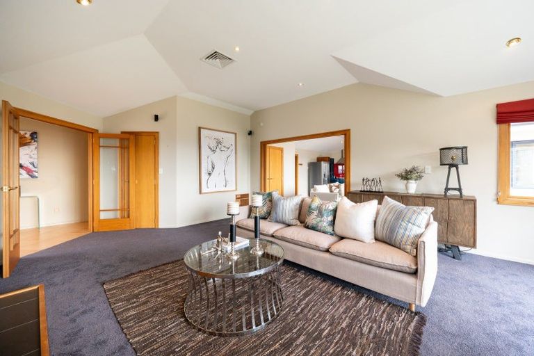 Photo of property in 6 Hikanui Place, Havelock North, 4130