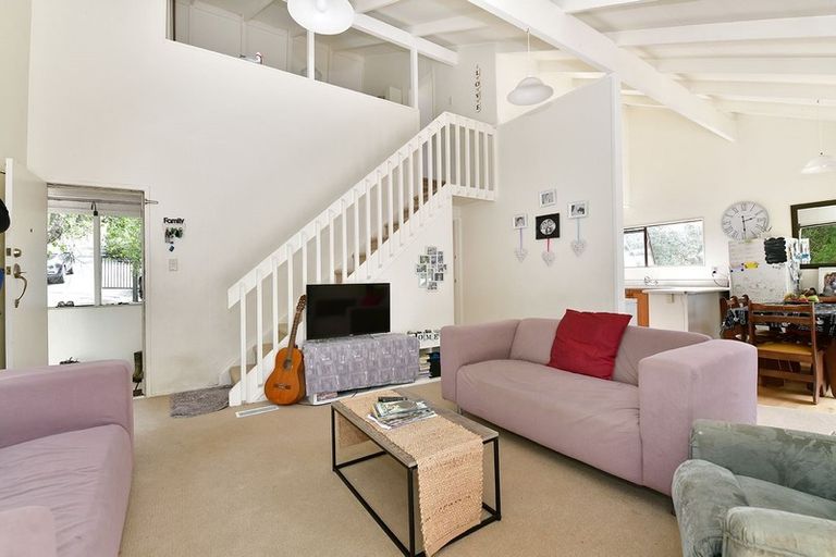 Photo of property in 39 Hillcrest Road, Hatfields Beach, Orewa, 0931