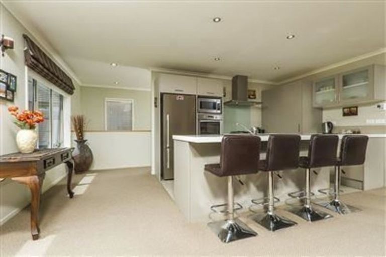 Photo of property in 27 Mural Place, Greenhithe, Auckland, 0632