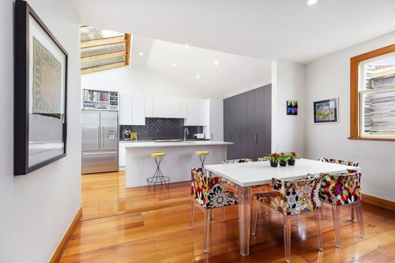 Photo of property in 43 Tio Tio Road, Miramar, Wellington, 6022