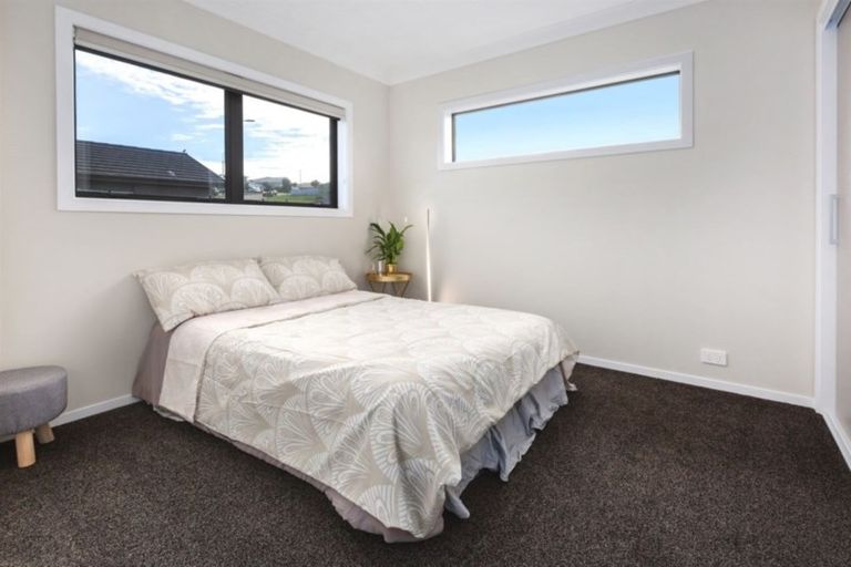 Photo of property in 58 Aotea Drive, Aotea, Porirua, 5024