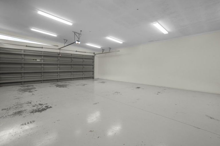 Photo of property in 13a Walter Road, Lowry Bay, Lower Hutt, 5013