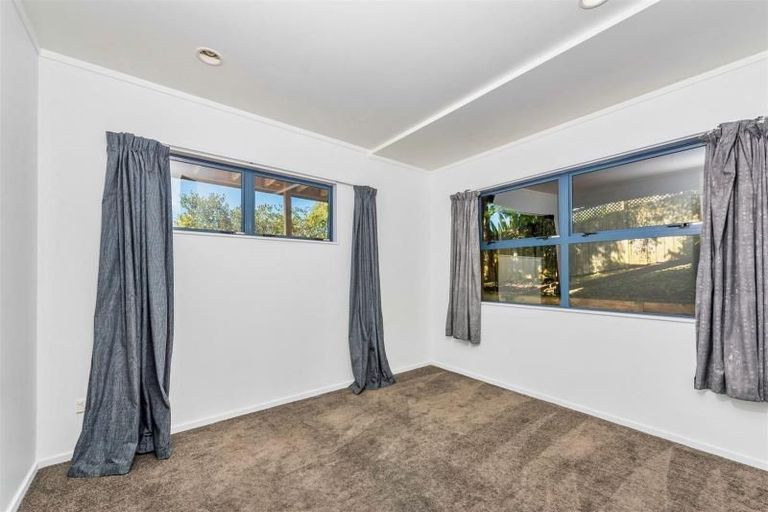 Photo of property in 20a Belleaire Court, West Harbour, Auckland, 0618