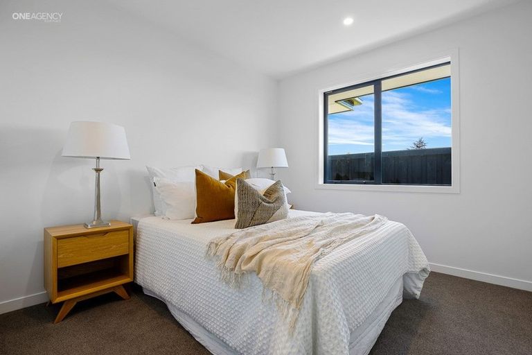 Photo of property in 6 Oakville Close, Rangiora, 7400