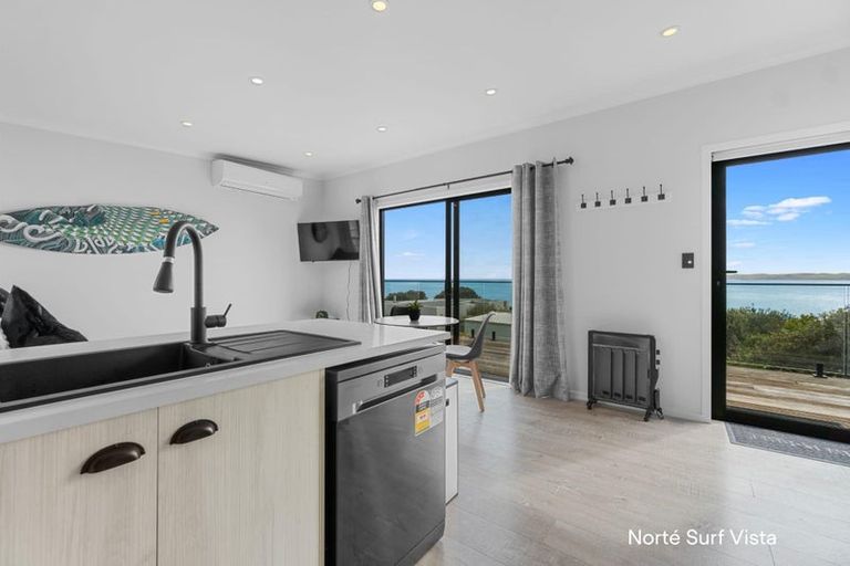 Photo of property in 14 Whaanga Road, Raglan, 3297