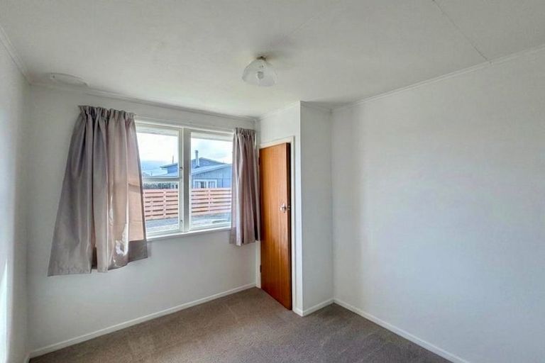 Photo of property in 7 Mahia Place, Kelvin Grove, Palmerston North, 4414