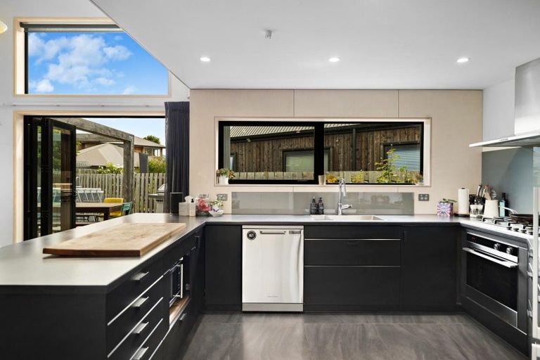 Photo of property in 14 Bellamore Street, Lake Hayes, Queenstown, 9304