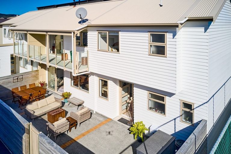 Photo of property in 14 Latimer Way, Petone, Lower Hutt, 5012