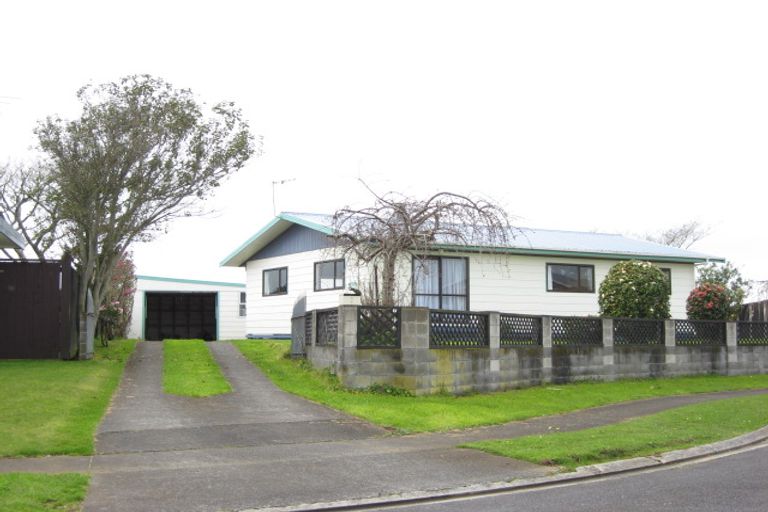 Photo of property in 9 Tawake Place, Waitara, 4320