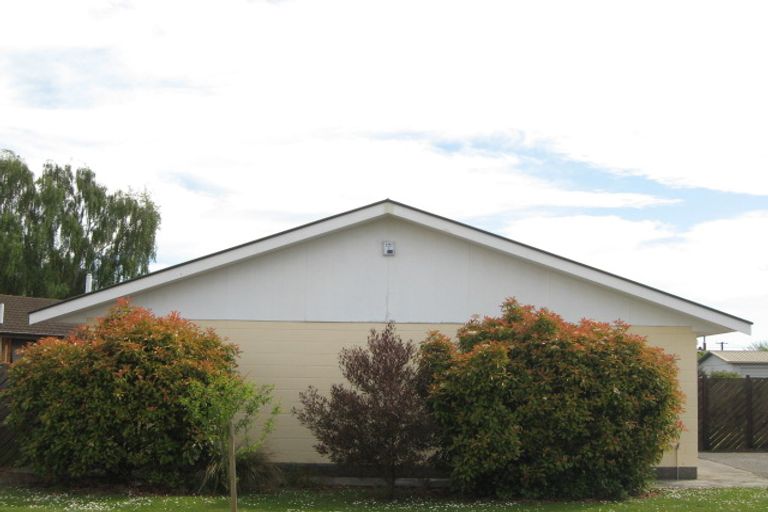 Photo of property in 21 Momorangi Crescent, Redwood, Christchurch, 8051