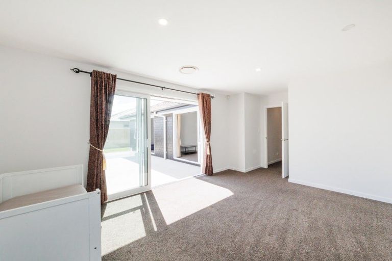 Photo of property in 47 Atlantic Drive, Fitzherbert, Palmerston North, 4410