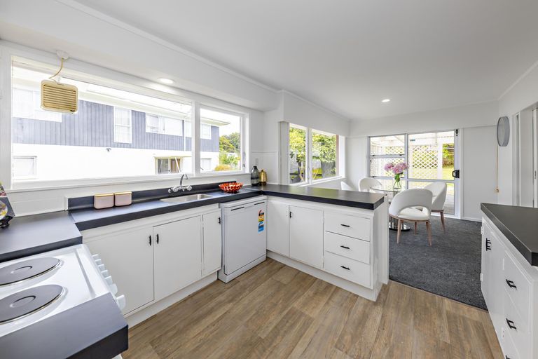 Photo of property in 41 Lawrence Crescent, Hillpark, Auckland, 2102