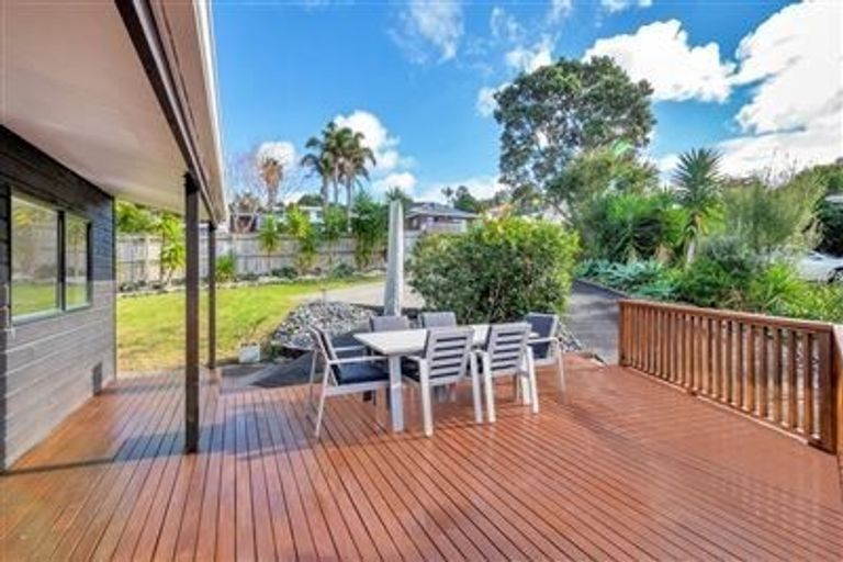 Photo of property in 62 Nigel Road, Browns Bay, Auckland, 0630