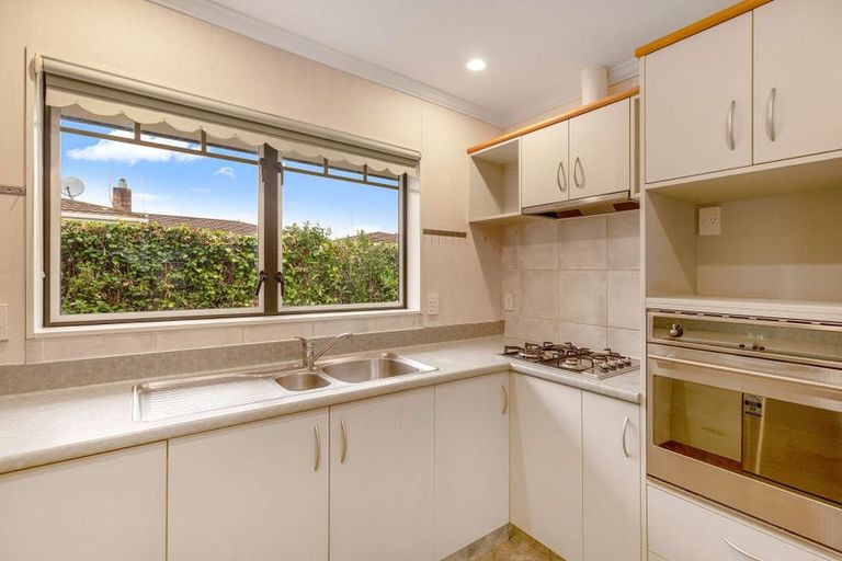 Photo of property in 11 Sutherland Crescent, Westbrook, Palmerston North, 4412