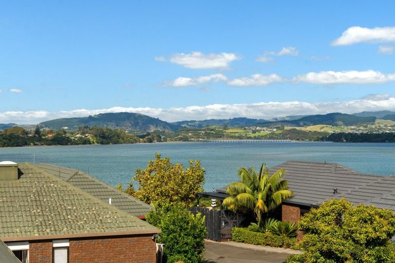 Photo of property in 204a Devonport Road, Tauranga, 3110
