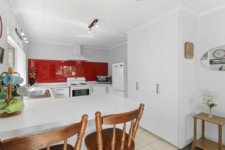 Photo of property in 52 Pine Avenue, Ebdentown, Upper Hutt, 5018