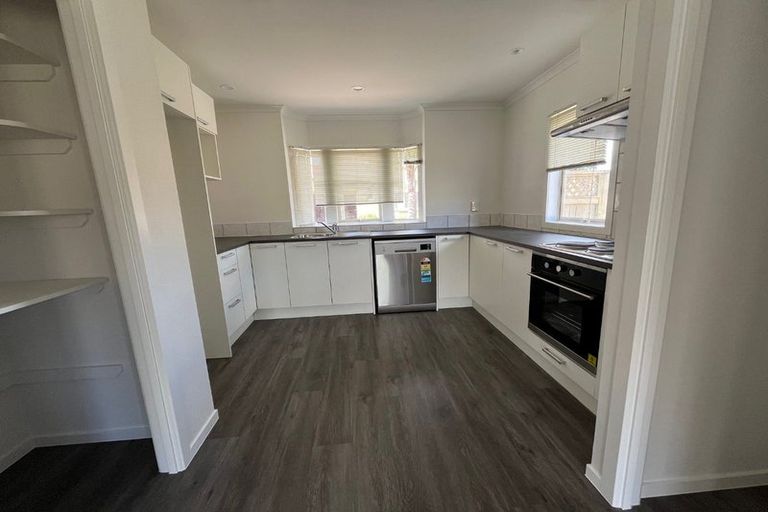 Photo of property in 6/137 Lakeside Drive, Orewa, 0931