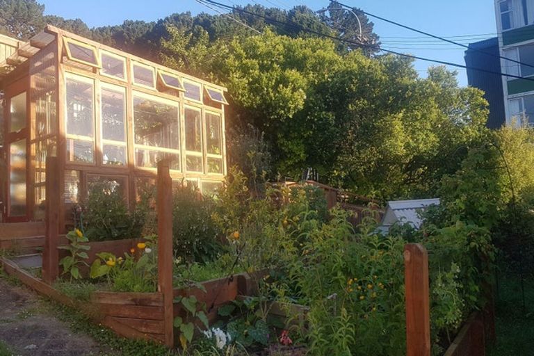 Photo of property in 108 Russell Terrace, Berhampore, Wellington, 6023