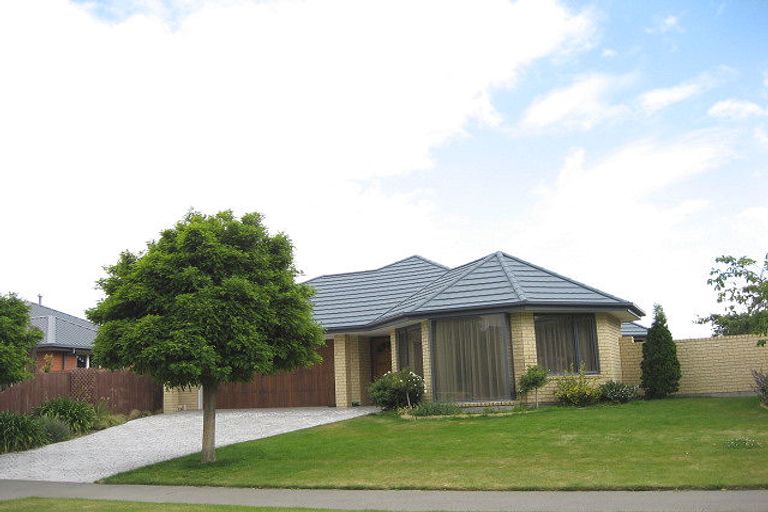 Photo of property in 7 Courtfield Close, Parklands, Christchurch, 8083
