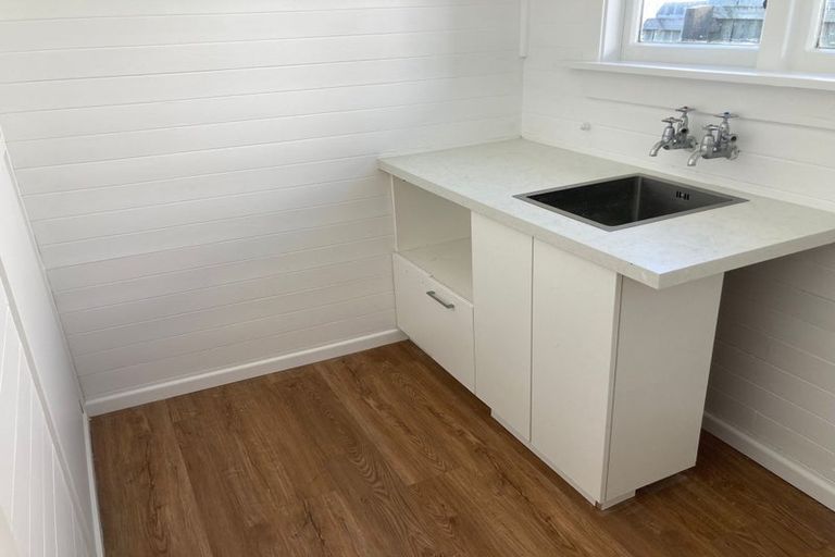 Photo of property in 17 Kearneys Road, Linwood, Christchurch, 8062