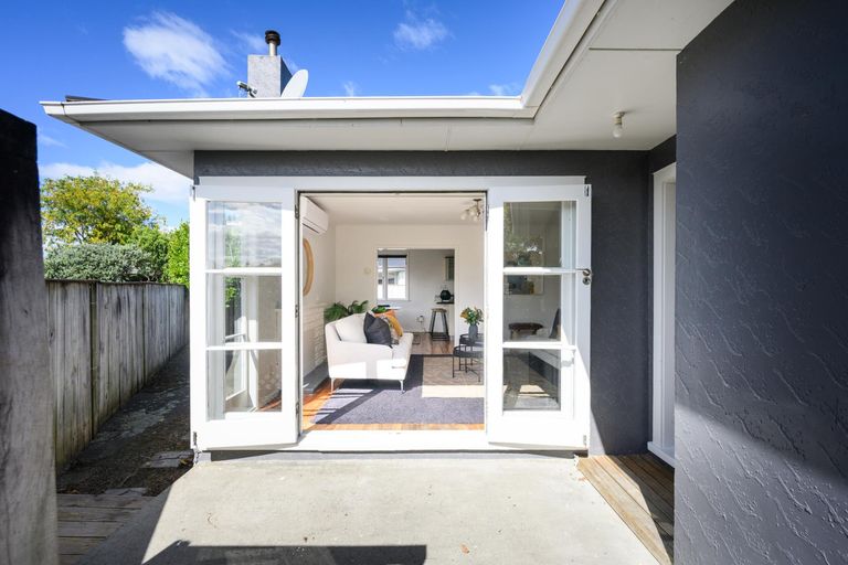 Photo of property in 12 Conway Place, Terrace End, Palmerston North, 4410