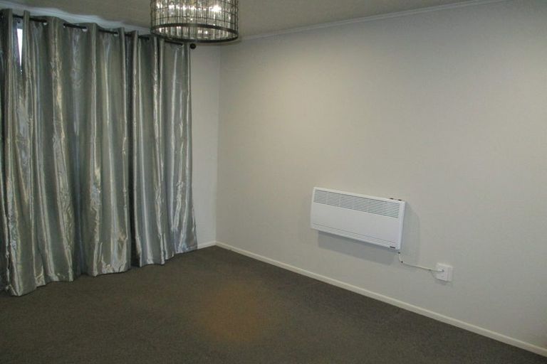 Photo of property in 32b Hartford Crescent, Totara Park, Upper Hutt, 5018