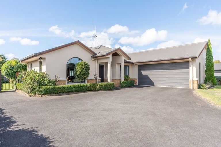 Photo of property in 18 Maccallum Court, Rototuna, Hamilton, 3210