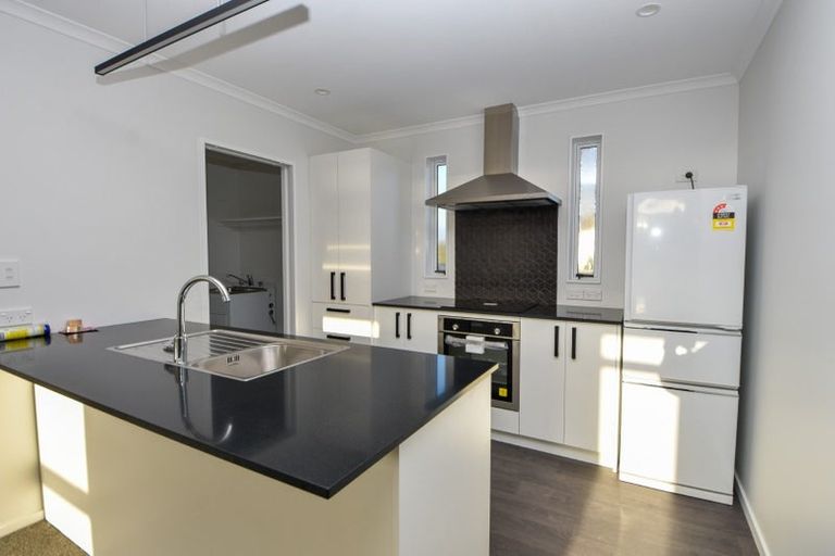 Photo of property in 2f Garner Place, Glenfield, Auckland, 0629