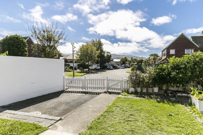 Photo of property in 9/17 Randwick Crescent, Moera, Lower Hutt, 5010