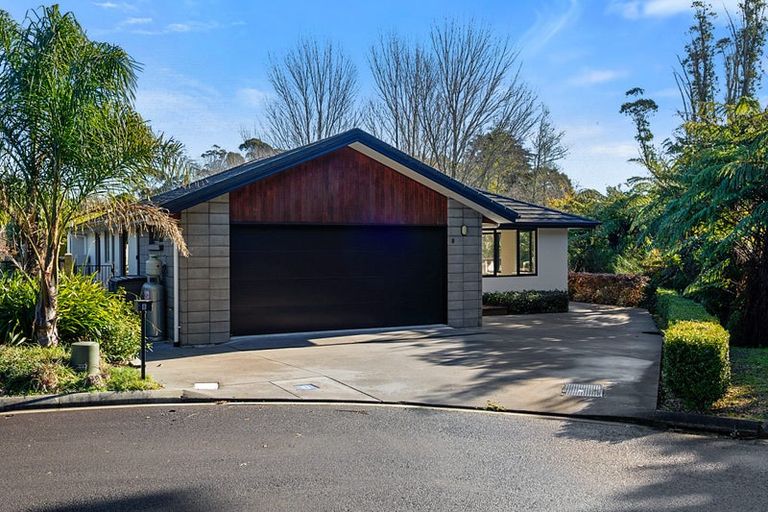 Photo of property in 8 Matau Lane, Ferndale, New Plymouth, 4310