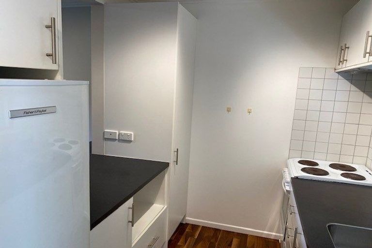 Photo of property in 2/49 Maungaraki Road, Korokoro, Lower Hutt, 5012