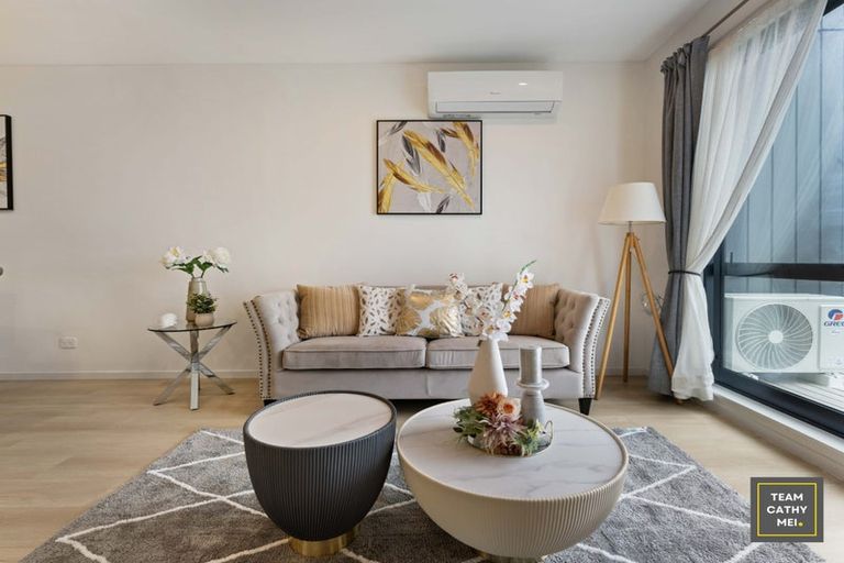 Photo of property in 6 Papa Takaro Lane, Flat Bush, Auckland, 2019