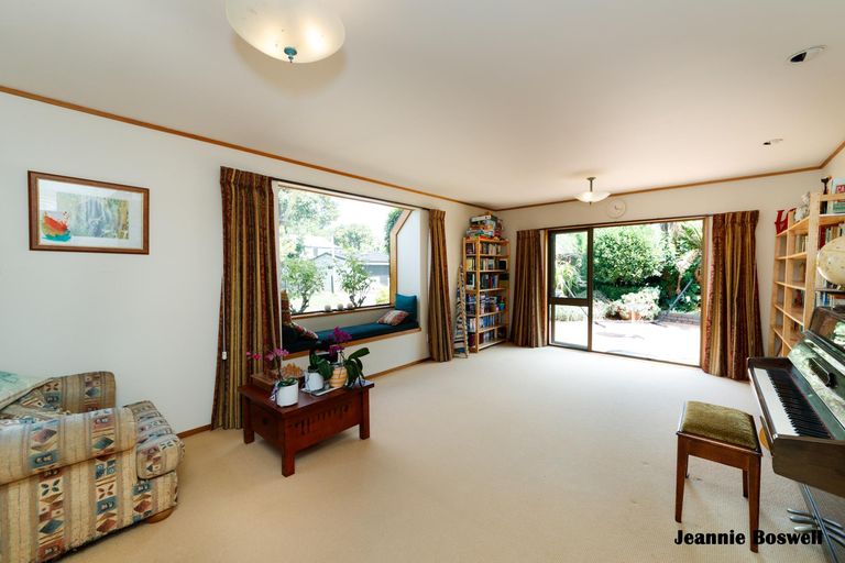 Photo of property in 8 Caccia Birch Lane, Hokowhitu, Palmerston North, 4410