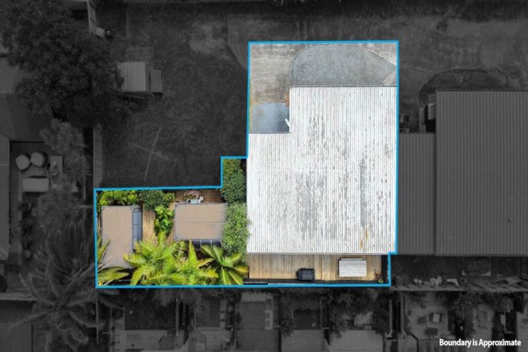 Photo of property in 3/132 Onewa Road, Northcote, Auckland, 0627