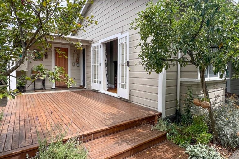 Photo of property in 182 High Street North, Carterton, 5713