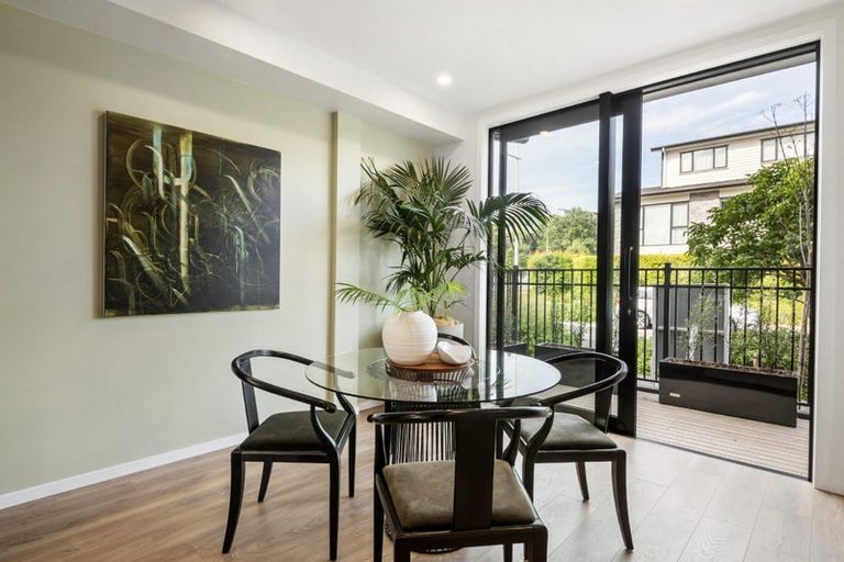 Photo of property in 2/19 Windlass Street, Long Bay, Auckland, 0630