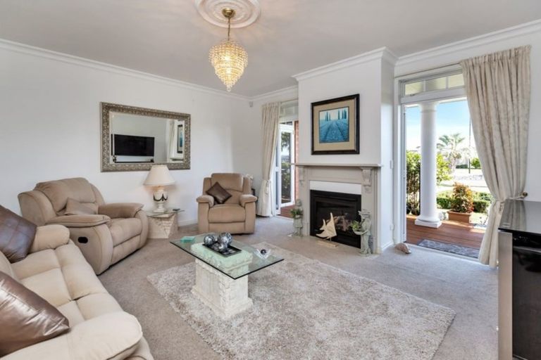 Photo of property in 2 O'farrell Drive, One Tree Point, 0118