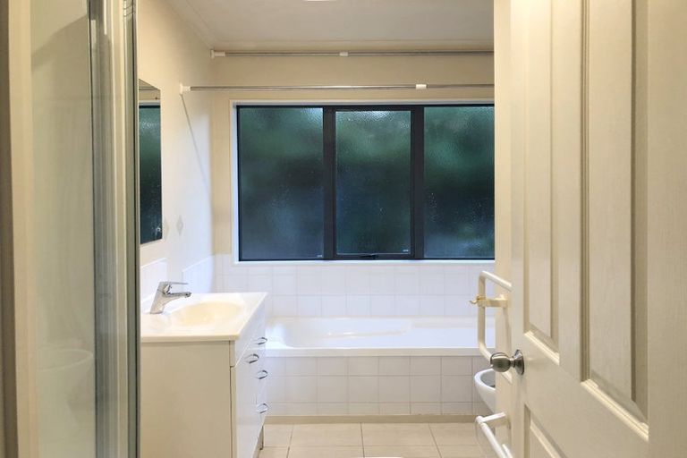 Photo of property in 13 Raphoe Road, Flat Bush, Auckland, 2019
