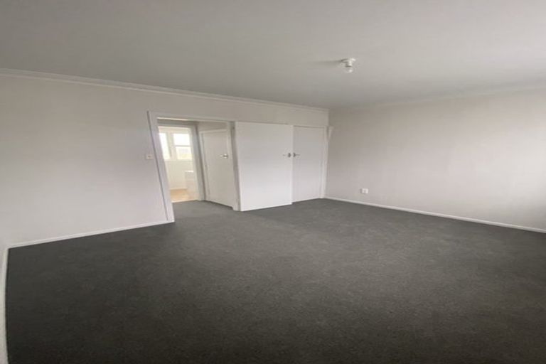 Photo of property in 17 Karaka Crescent, Levin, 5510