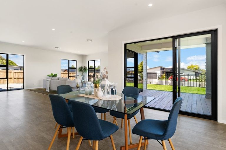 Photo of property in 21 Tararua Crescent, Otaki, 5512