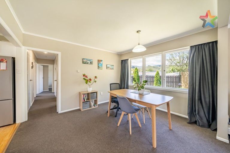 Photo of property in 3 Snell Grove, Clouston Park, Upper Hutt, 5018