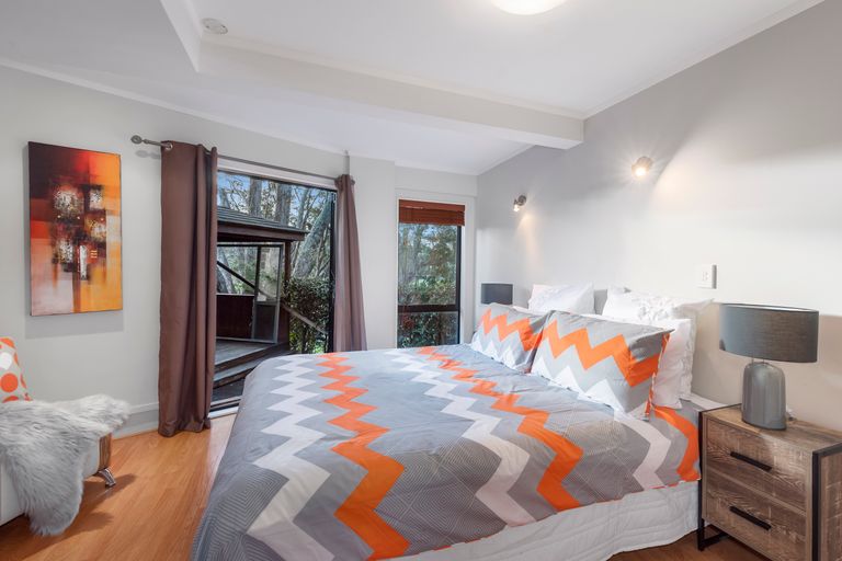 Photo of property in 29 Glencoe Road, Browns Bay, Auckland, 0630