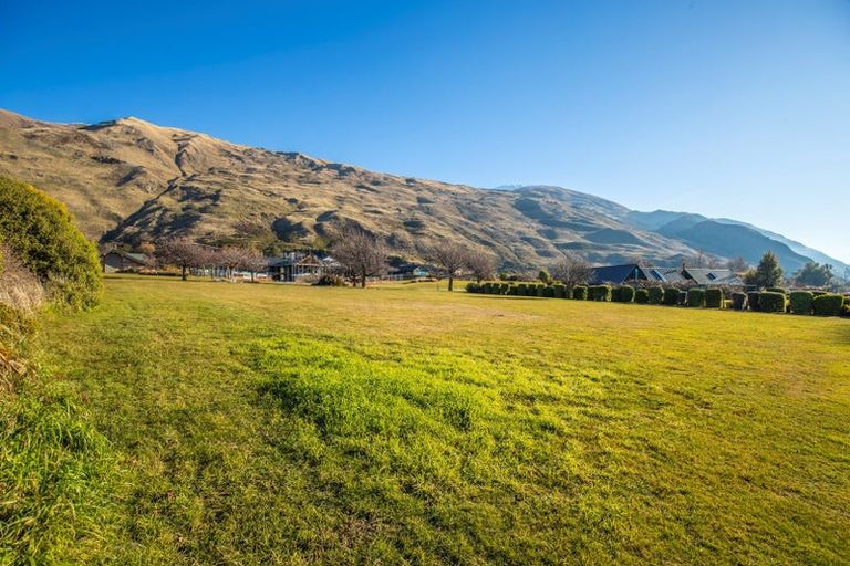 Photo of property in 14 Elderberry Crescent, Wanaka, 9305