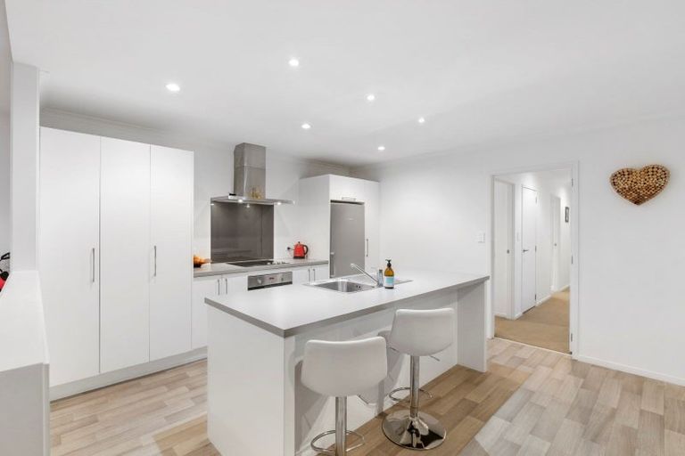 Photo of property in 14 Scoria Close, Pyes Pa, Tauranga, 3112