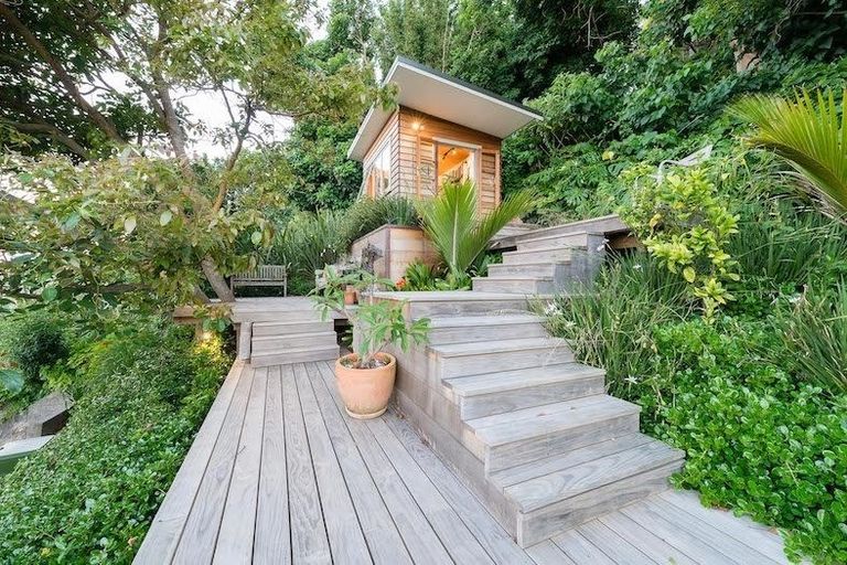 Photo of property in 137 Long Beach Road, Russell, 0202