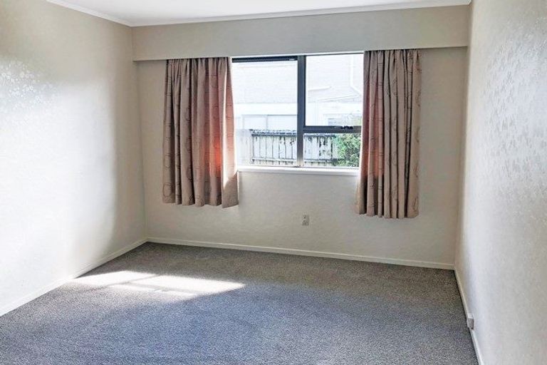 Photo of property in 1/25 Butley Drive, Farm Cove, Auckland, 2012