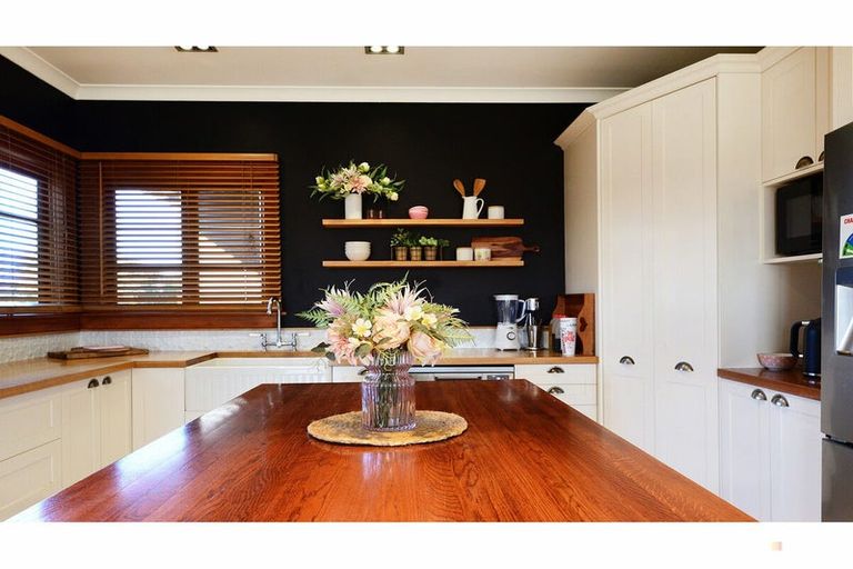 Photo of property in 17 Thackeray Street, Saint Andrews, 7988