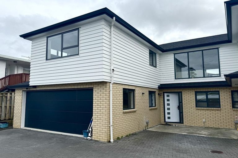 Photo of property in 13a Blue Way, Glendene, Auckland, 0602