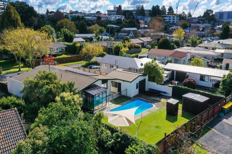 Photo of property in 62 Aurora Terrace, Hillcrest, Hamilton, 3216