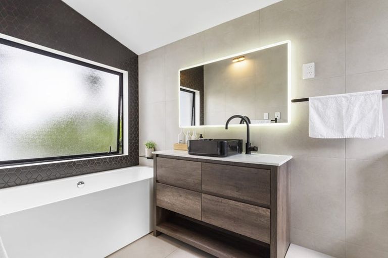 Photo of property in 155 Pah Road, Cockle Bay, Auckland, 2014